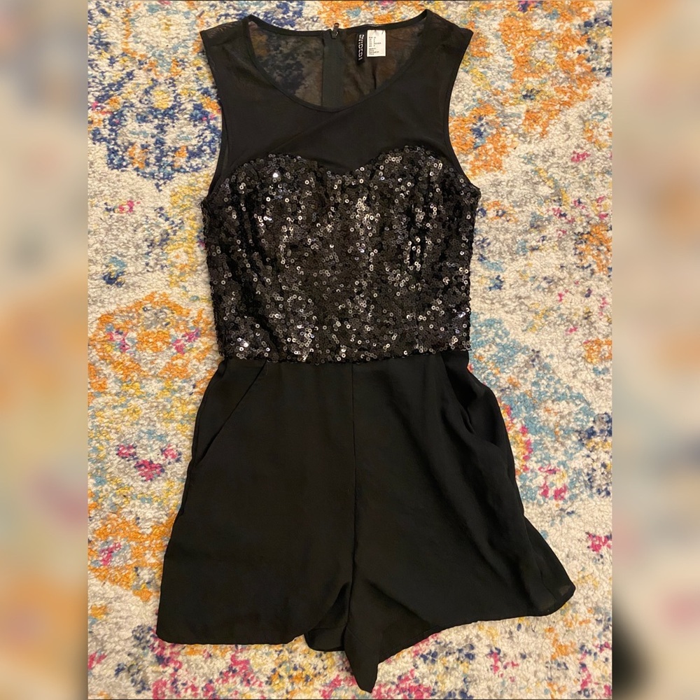 FLASH SALE H&M Holiday Romper w/ pockets and sequins and mesh Sz XS or 2